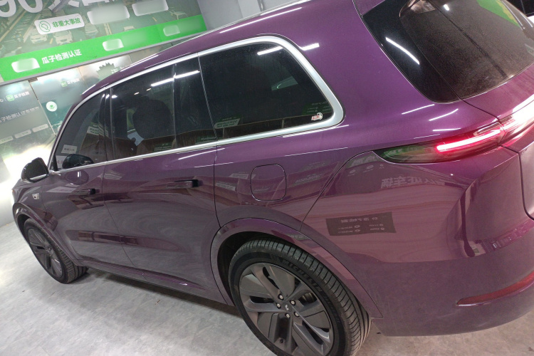 理想汽车 理想L9 2024款 Ultra车身外观4