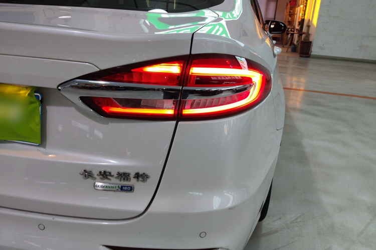 福特 蒙迪欧 2020款 EcoBoost 180 时尚型车身外观6006