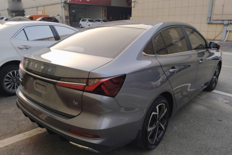 荣威i5 2023款 1.5L CVT尊荣版车身外观7