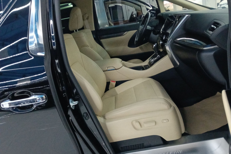 丰田 威尔法 2020款 双擎 2.5L HV尊贵版局部细节41