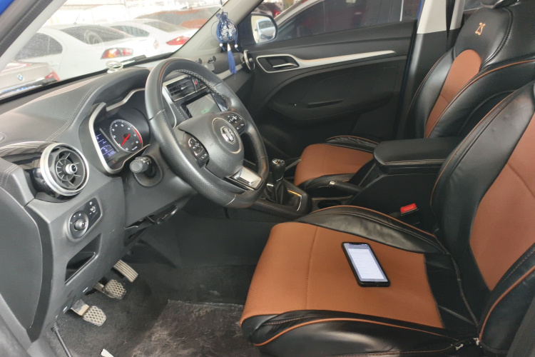 名爵ZS 2017款 1.5L 手动舒适版中控内饰19