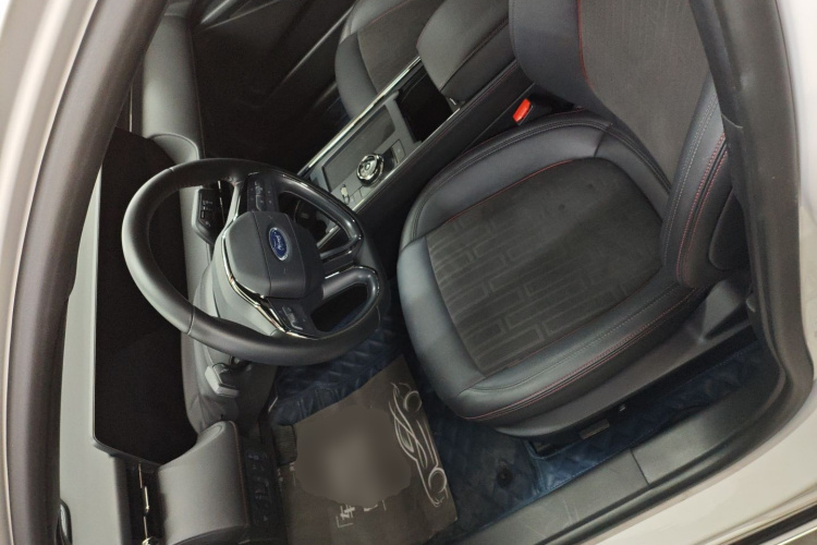 福特 蒙迪欧 2023款 EcoBoost 180 舒雅型局部细节19