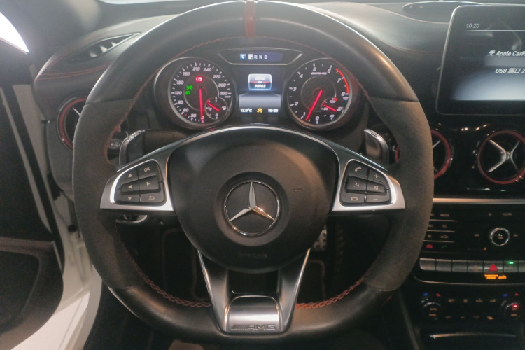 奔驰CLA AMG 2017款 改款 AMG CLA 45 4MATIC中控内饰13