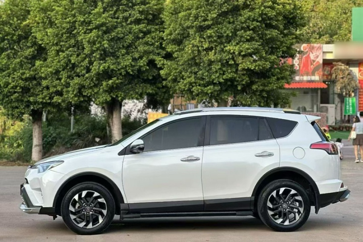 丰田 RAV4荣放 2016款 2.5L 自动四驱精英版车身外观6003