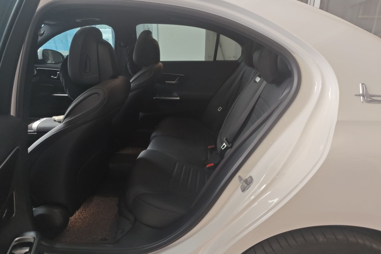 奔驰C级 2024款 改款 C 260 L 运动版中控内饰7004