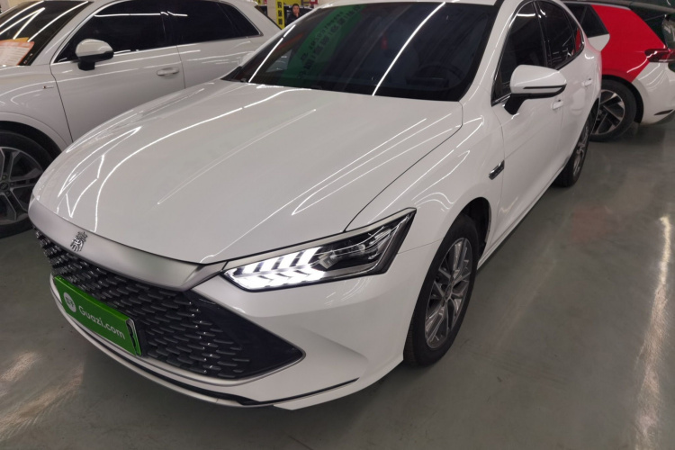 比亚迪 秦PLUS 2023款 冠军版 DM-i 120KM领先型车身外观1