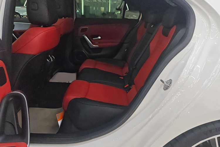 奔驰A级AMG 2020款 AMG A 35 L 4MATIC中控内饰7004