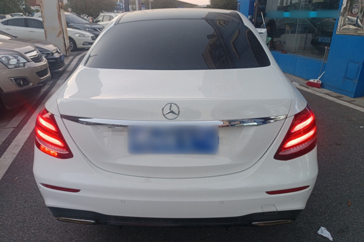 奔驰E级 2017款 E 200 运动型 4MATIC车身外观6