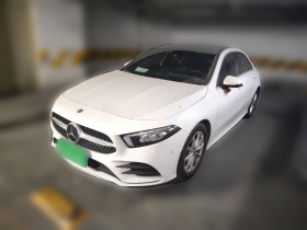 奔驰A级 2021款 A 200 L 运动轿车时尚型