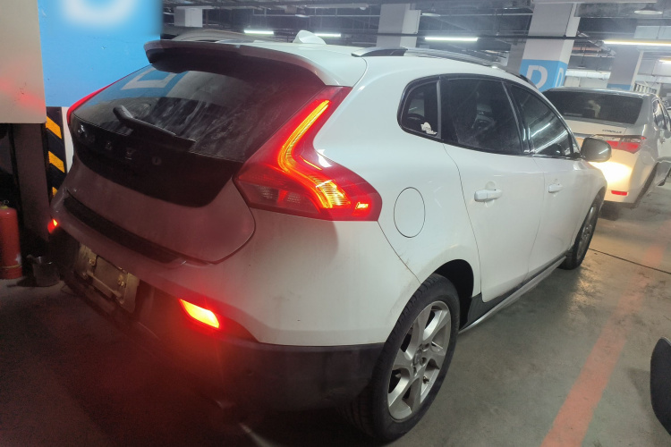 沃尔沃V40 2014款 Cross Country T5 AWD 智雅版车身外观7