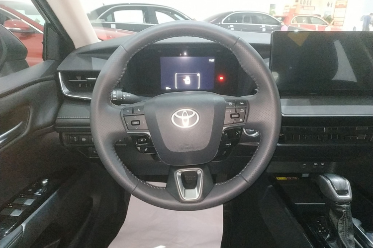 丰田 凯美瑞 2026款 2.0GVP 豪华版中控内饰13