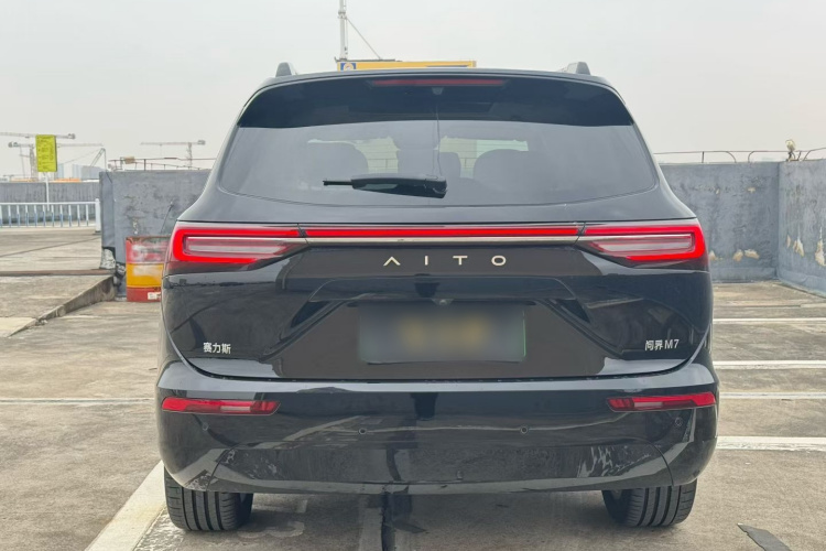 鸿蒙智行 问界M7 2024款 1.5T 智驾四驱Ultra版 5座车身外观6005