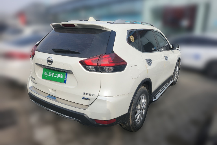 日产 奇骏 2021款 2.0L CVT 2WD XL ITS智联舒适版车身外观7