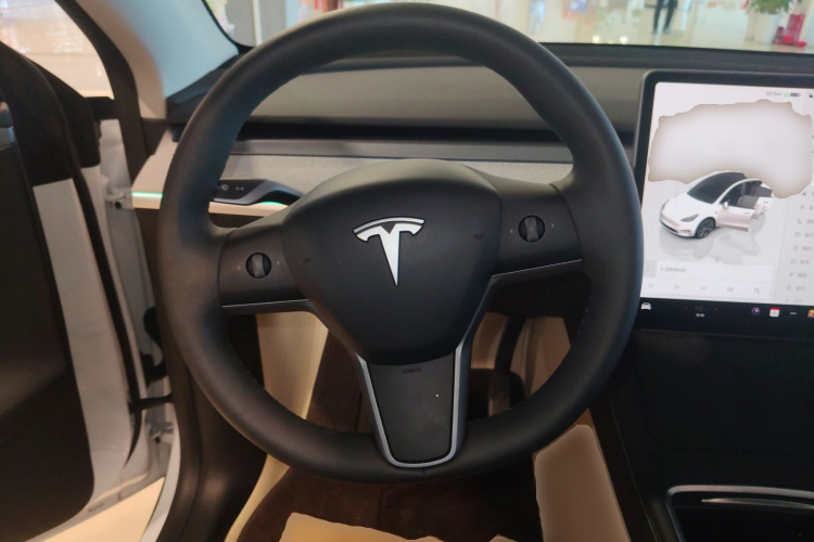 特斯拉 Model Y 2024款 后轮驱动版中控内饰13