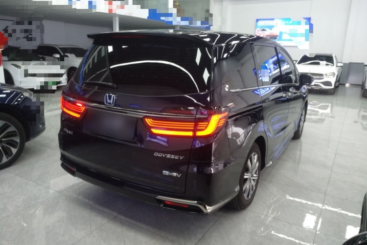 本田 奥德赛 2024款 2.0L e:HEV 锐·悦享版车身外观7