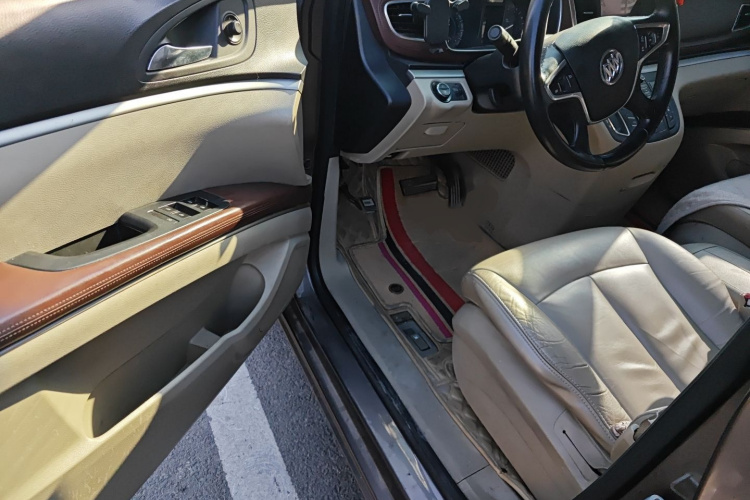 别克GL8 2014款 3.0L GT豪华商务豪雅版中控内饰7003