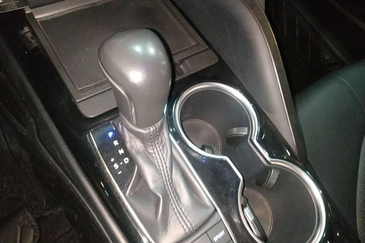 丰田 凯美瑞 2018款 2.5S 锋尚版局部细节18