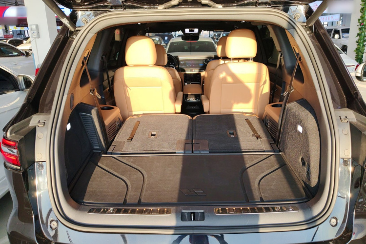 理想汽车 理想ONE 2021款 增程6座版机舱底盘23