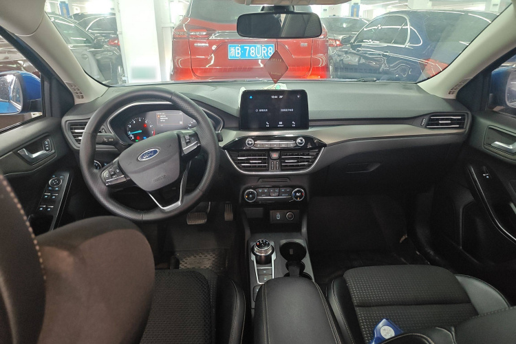 福特 福克斯 2020款 三厢 EcoBoost 180 自动锋潮型中控内饰12