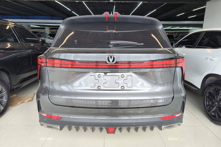 长安CS75 PLUS 2022款 第二代 1.5T 自动尊享型车身外观6