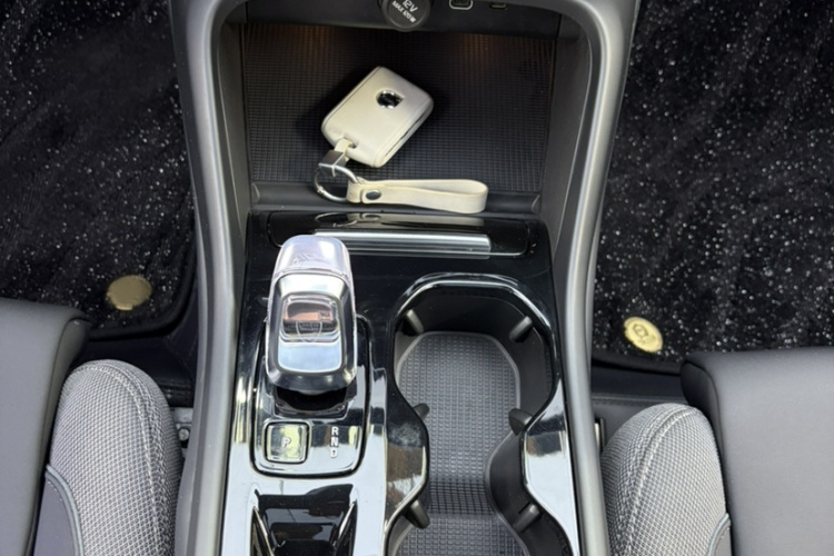 沃尔沃XC40 2024款 B3 智远豪华版局部细节9003