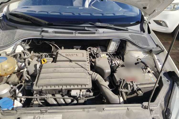 大众 桑塔纳 2021款 1.5L 自动风尚版机舱底盘24