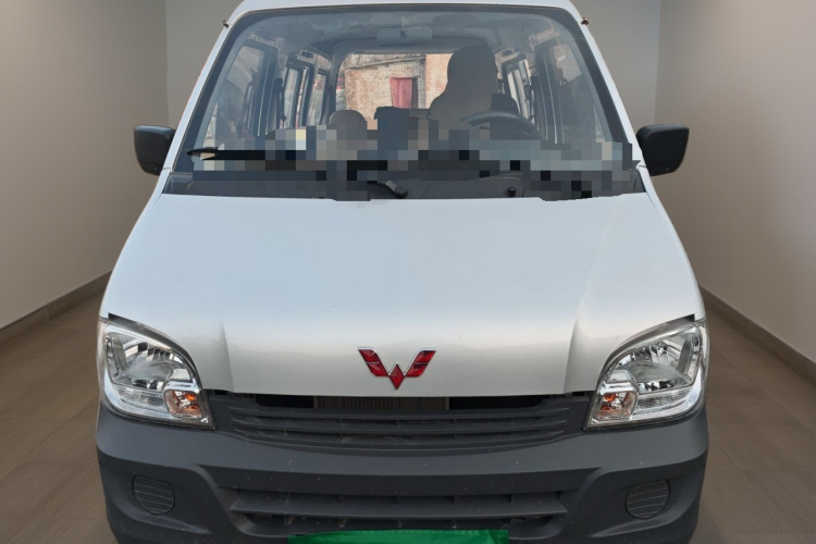 五菱汽车 五菱之光 2023款 1.5L 实用型 5/7座车身外观2