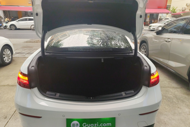奔驰E级(进口) 2017款 E 200 4MATIC 轿跑车局部细节23