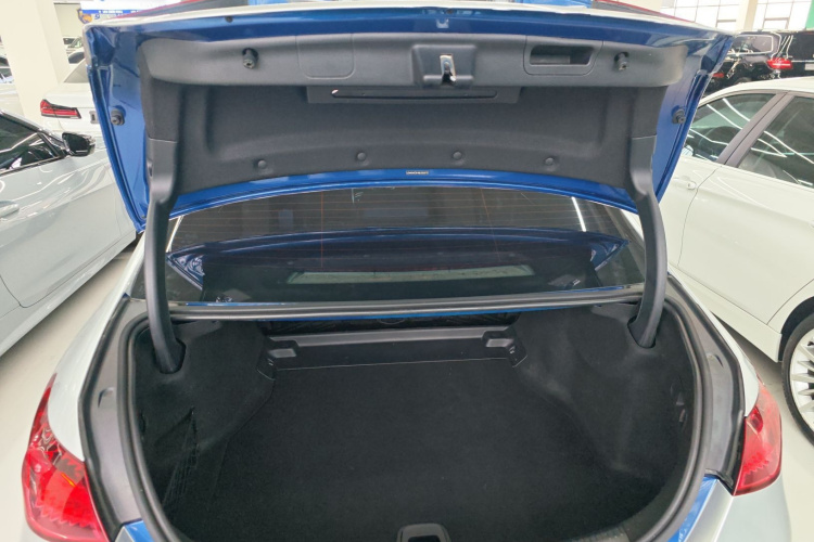 奔驰C级 2022款 C 260 L 运动版局部细节23