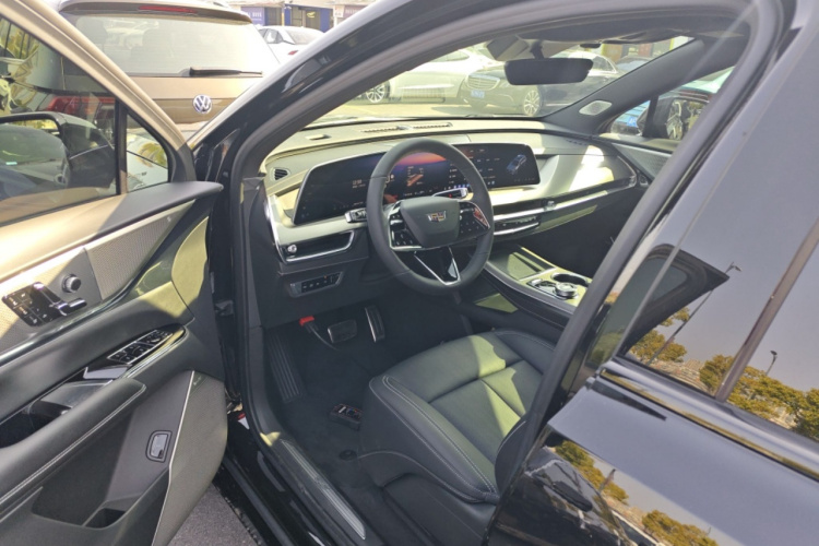凯迪拉克XT5 2025款 2.0T 尊贵型中控内饰7003