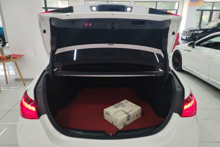 奔驰C级 2023款 C 260 L 运动版机舱底盘23