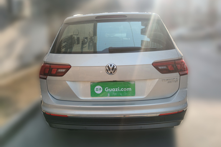 大众 途观L 2017款 330TSI 自动两驱豪华版车身外观6