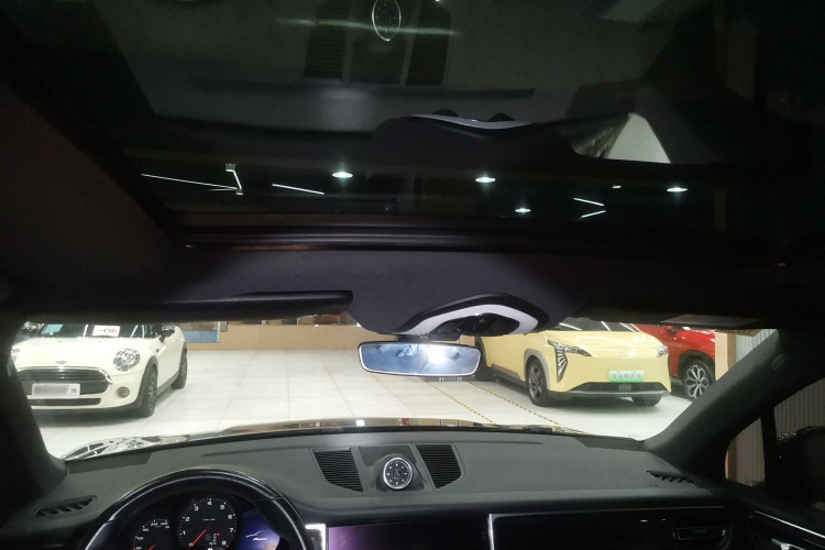 保时捷 2018款 Macan 2.0T中控内饰22