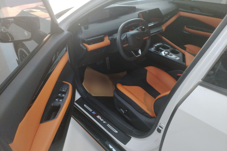 长安UNI-V 2023款 1.5T 运动版中控内饰7001