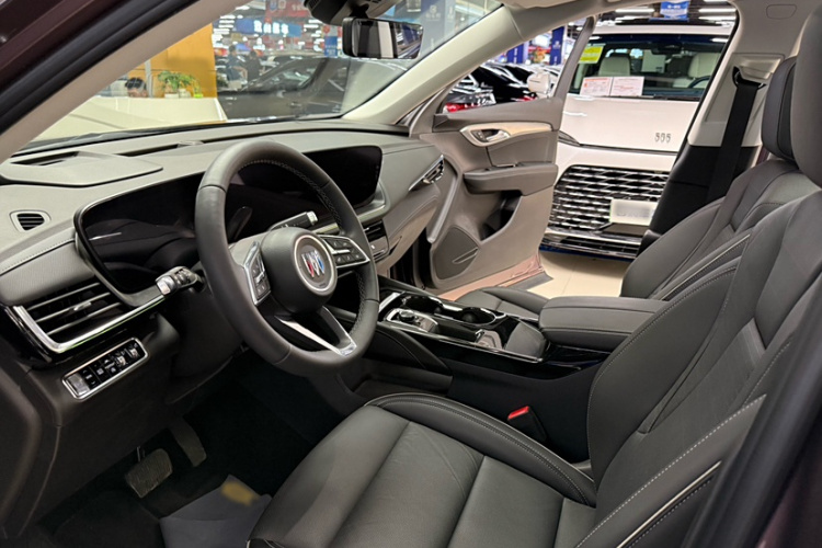 别克 2024款 昂科威Plus 28T 四驱尊享版中控内饰7004