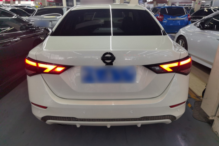 日产 轩逸 2021款 1.6L XL CVT悦享版车身外观6