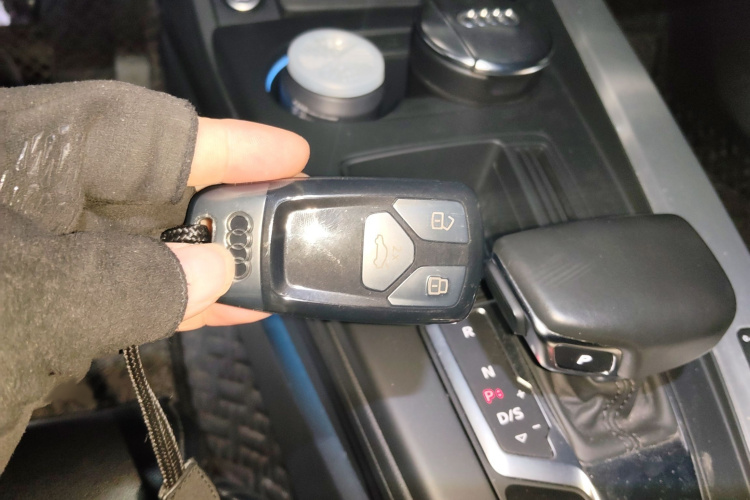 奥迪A4L 2020款 40 TFSI 豪华动感型中控内饰7001