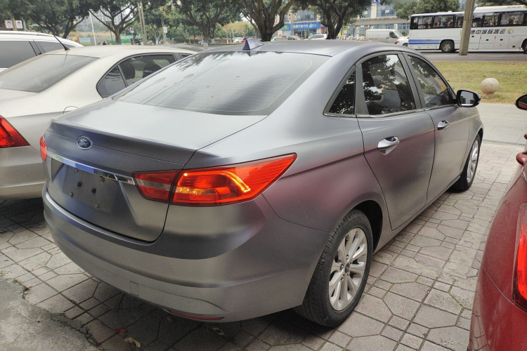 福特 福睿斯 2015款 1.5L 手动时尚型车身外观6005