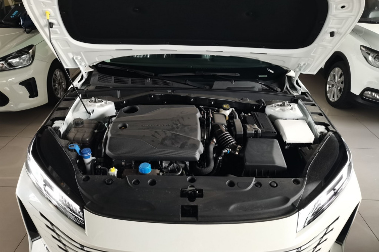 长安 逸动 2024款 1.5T GDI自动 尊贵型机舱底盘24