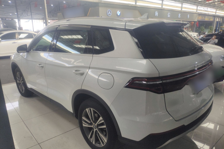 比亚迪 宋Pro 2019款 1.5T 自动精英型车身外观4