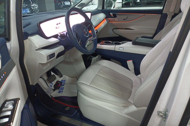 别克GL8新能源 2024款 陆尊 奢享版 6座中控内饰19