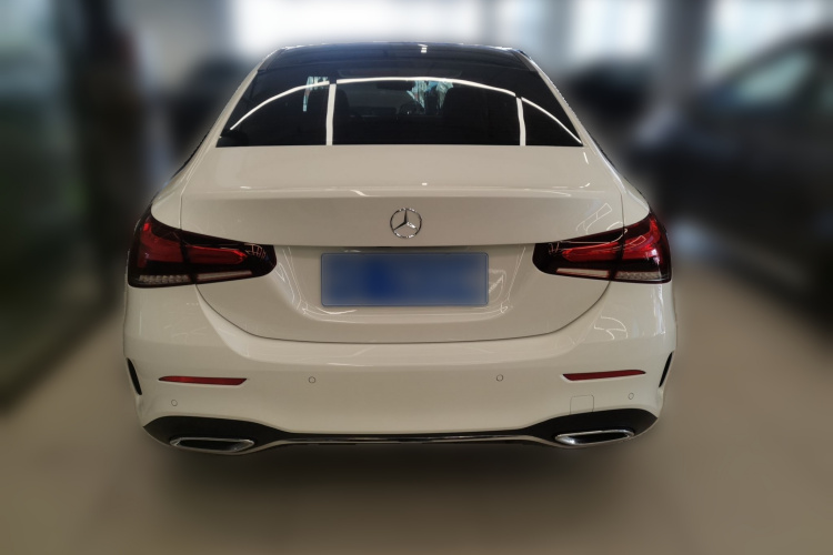 奔驰A级 2020款 改款 A 200 L 运动轿车时尚型车身外观6
