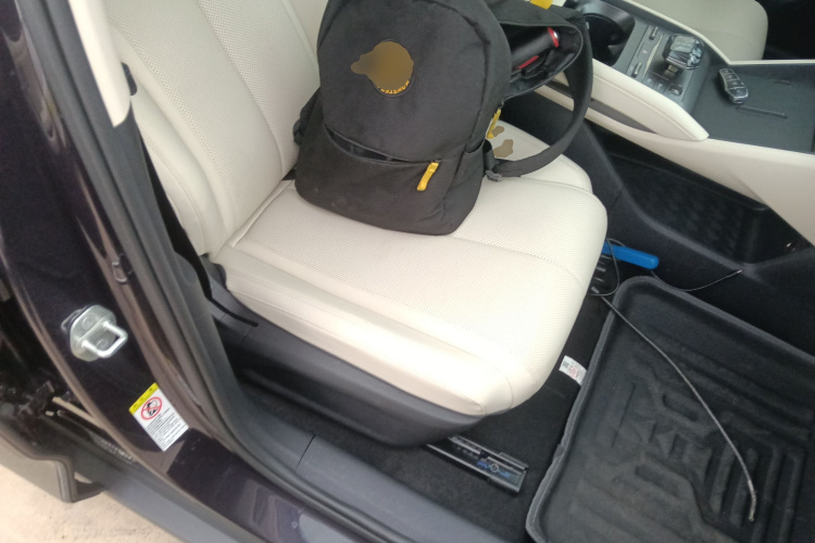 比亚迪 秦L 2024款 DM-i 80KM领先型局部细节41