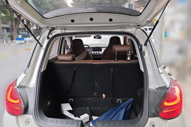 五菱汽车 五菱缤果 2023款 333km 灵犀互联款中控内饰23