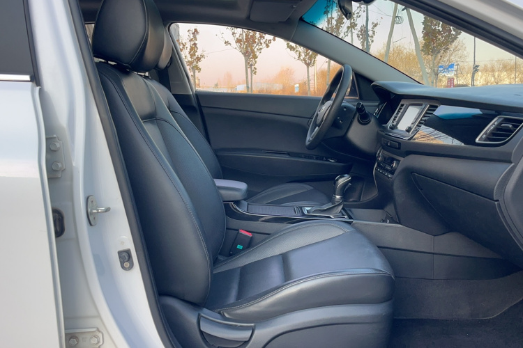 现代 名图 2016款 1.8L 自动智能型GLS中控内饰7001