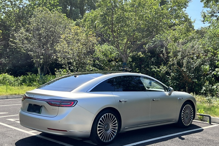 鸿蒙智行 享界S9 2024款 纯电 Ultra 四驱旗舰版车身外观6006