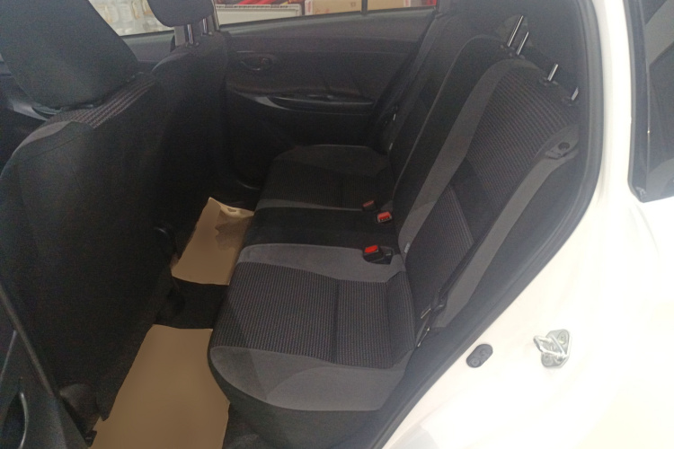 丰田 威驰FS 2021款 1.5L CVT锋驰版中控内饰21