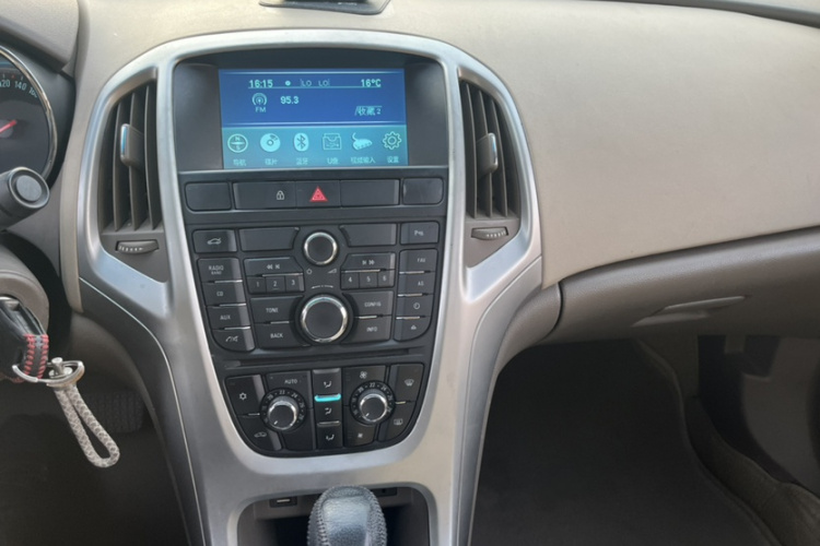 别克 英朗 2013款 GT 1.6L 自动时尚版中控内饰7003