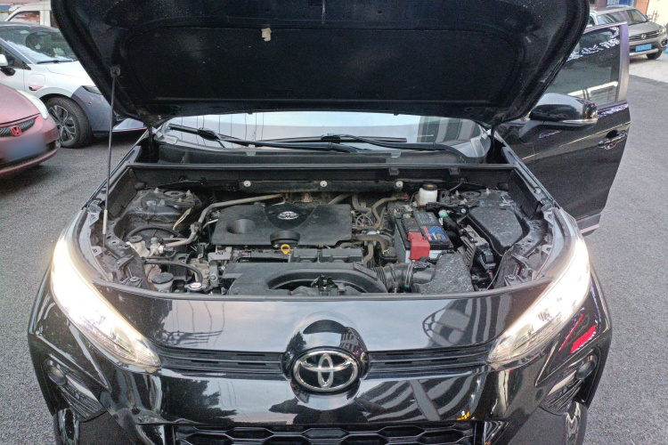 丰田 威兰达 2020款 2.0L CVT两驱豪华版机舱底盘24