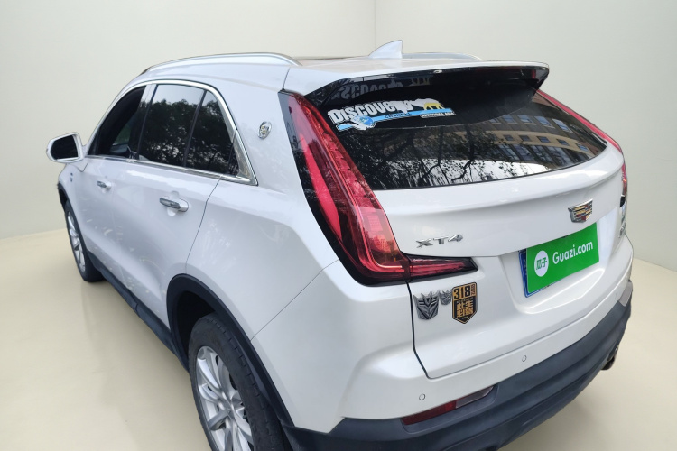 凯迪拉克XT4 2023款 28T 两驱风尚型车身外观5